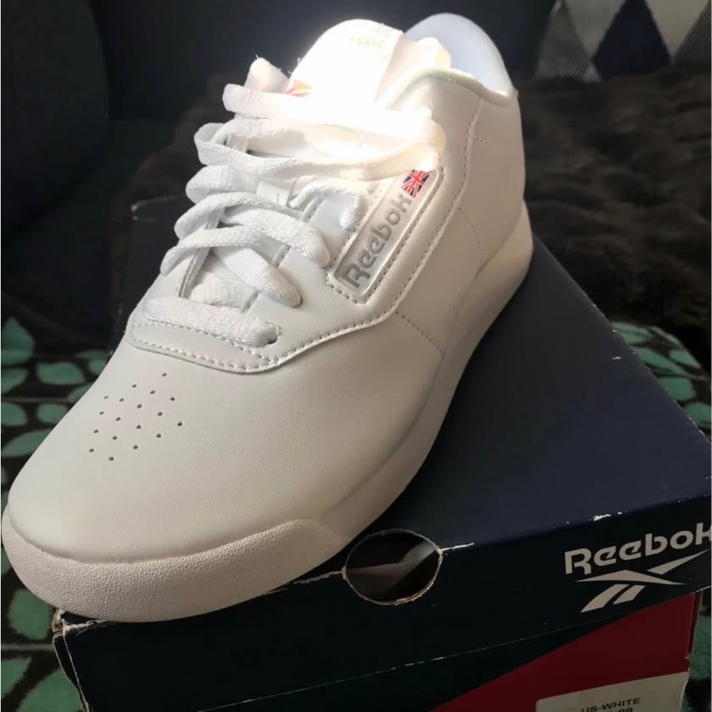 Reebok Princess White sneakers size 7 never worn just tried on.